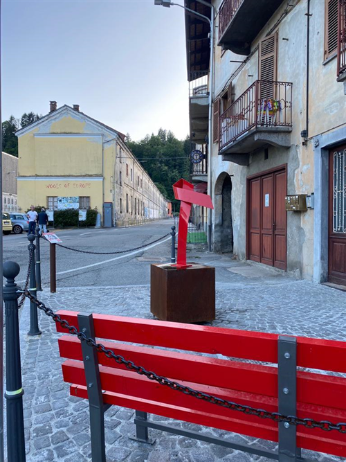 Panchine rosse: contro il femminicidio e la violenza sulle donne